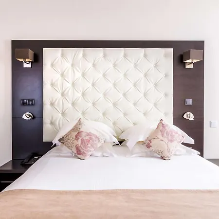 Hotel Marquis De La Baume 4*