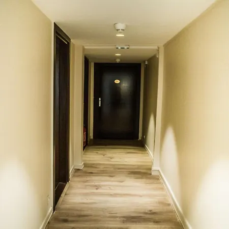 Western Marquis De La Baume Hotel 4*