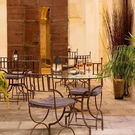 Hotel Marquis De La Baume Nîmes