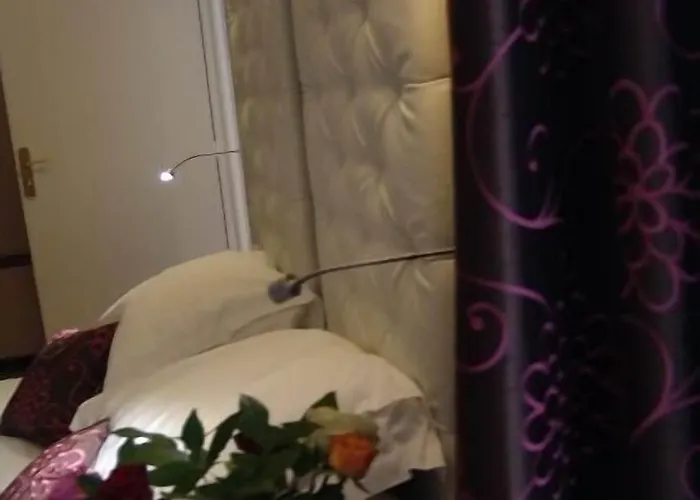 Western Marquis De La Baume 4* נים