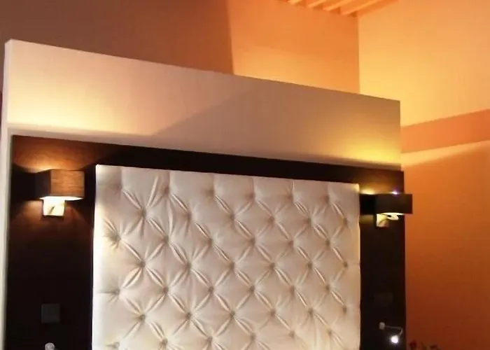 Western Marquis De La Baume Hotel