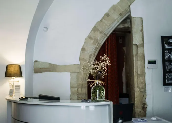 Western Marquis De La Baume מלון