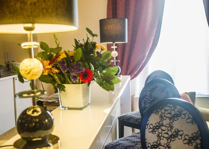 Western Marquis De La Baume נים