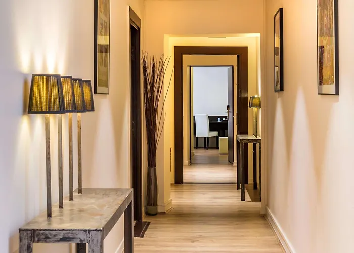 Western Marquis De La Baume מלון