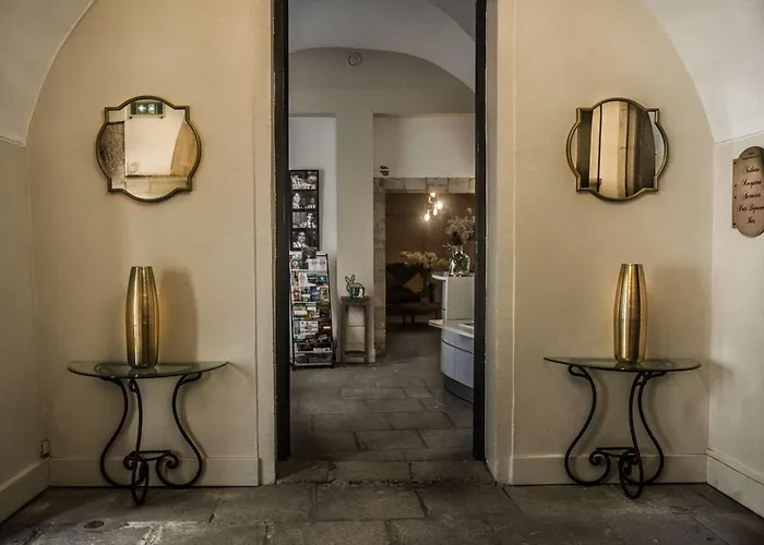 Western Marquis De La Baume Hotel