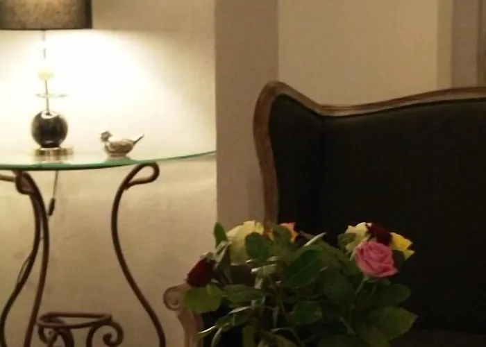 Western Marquis De La Baume Hotel