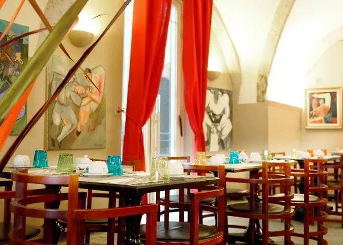 Western Marquis De La Baume Nîmes