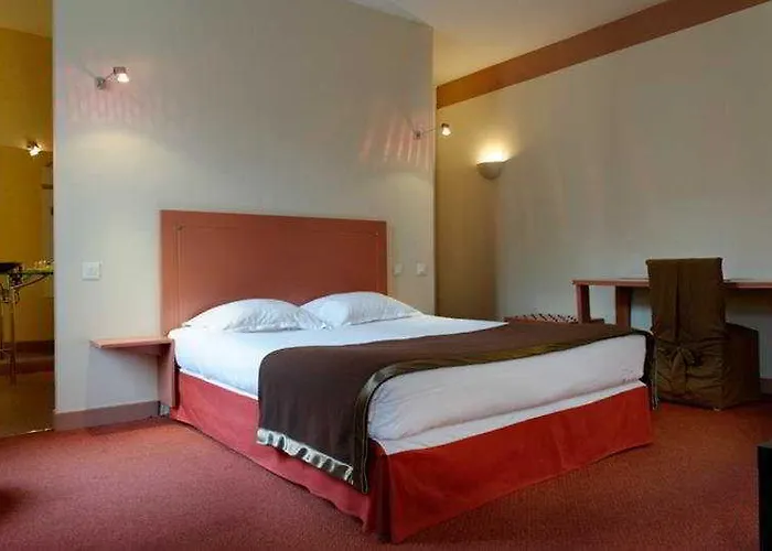 מלון Western Marquis De La Baume 4*